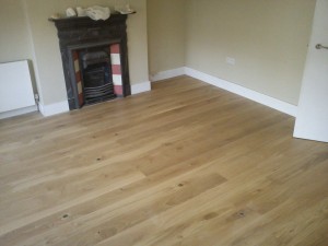 dsc00759 Here we have laid Tarkett Epoque Oak Rustical in a Bedroom. This beautiful floor looks in-keeping with the original Fireplace and Victorian surroundings.